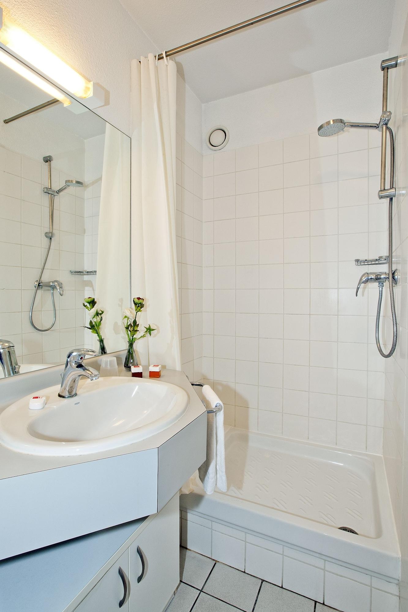 Sejours & Affaires Orleans Jeanne D'Arc Aparthotel Exterior photo